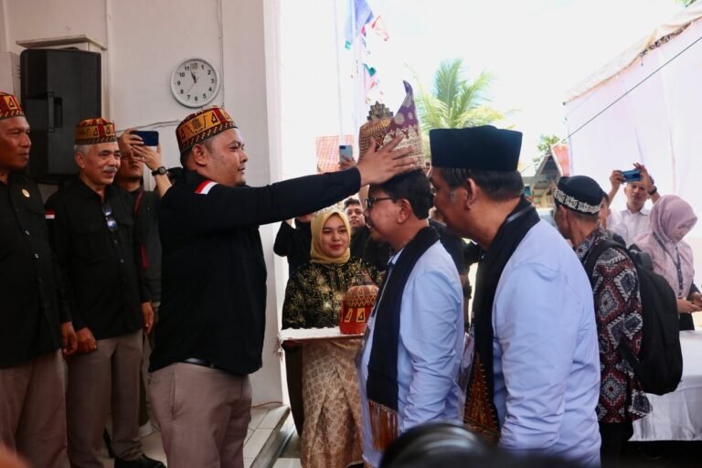 Mustafa-Hanasri Jadi Paslon Pertama yang Mendaftar ke KIP Aceh Jaya